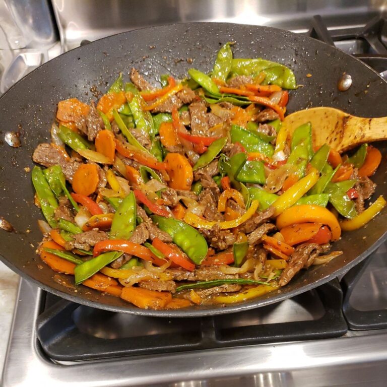 “Extra Veggie Steak Stir Fry: A Flavorful Feast of Vibrant Colors and Tantalizing Textures!”