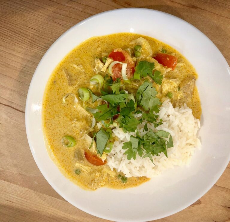 Irresistible Thai Coconut Chicken Curry: A Flavor Explosion in Every Bite!