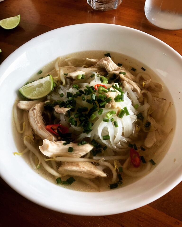 Satisfyingly Simple Chicken Pho: A Cozy Bowl of Vietnamese Comfort