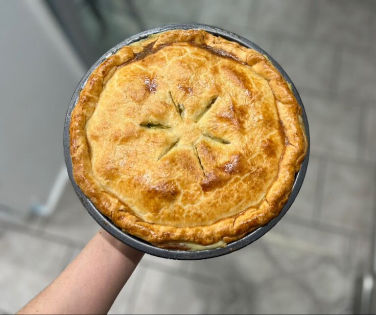 “Homestyle Comfort: Unveiling the Perfect Chicken Pot Pie Recipe for Cozy Evenings!”