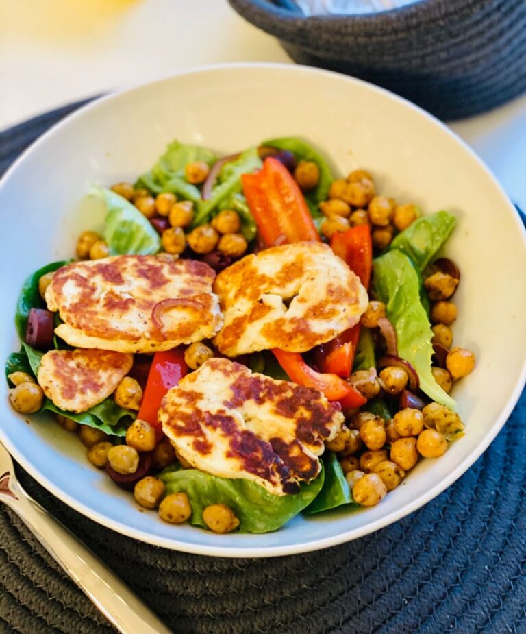 Mediterranean Magic: Grilled Halloumi Salad – A Symphony of Flavors on Your Plate