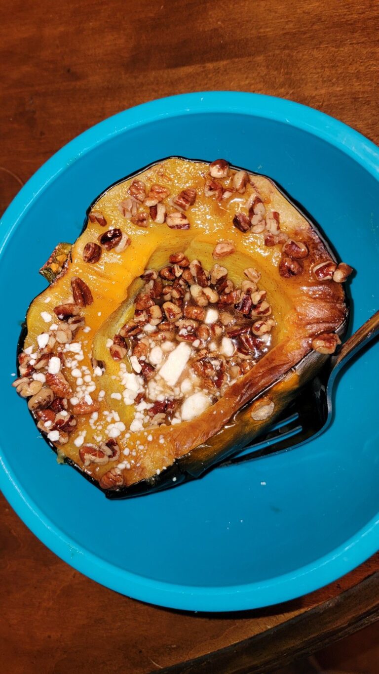 Maple Pecan Roasted Acorn Squash