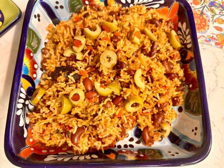 “Savor the Flavors of Spain: Irresistible Spanish Rice and Beans Recipe!”