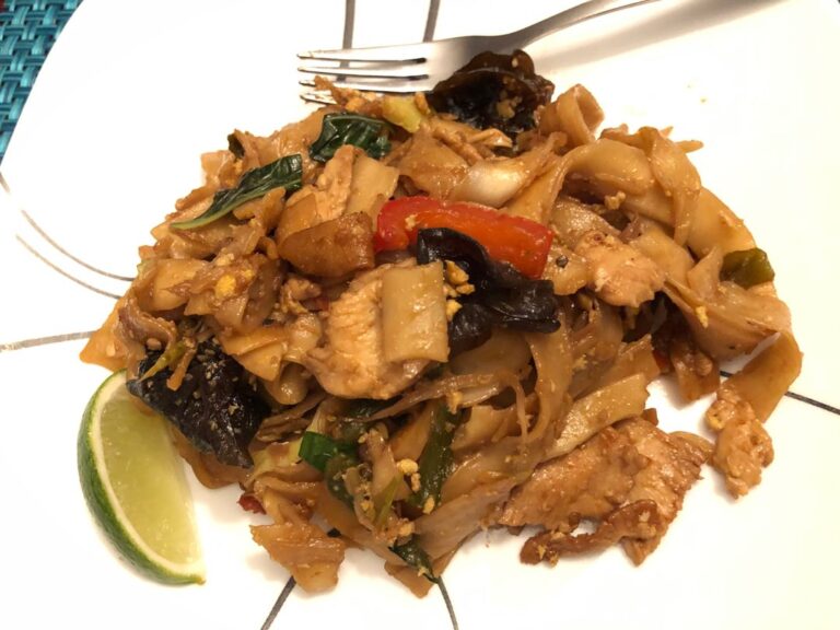 “Whip Up a Flavorful Feast: Better Than Takeout Thai Drunken Noodles”