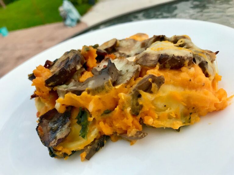 “Deliciously Cheesy Butternut Squash Ravioli Bake: A Comforting Family Favorite”