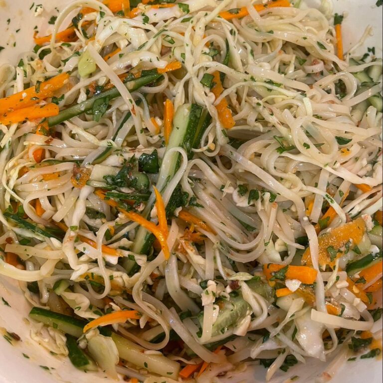 “Fresh & Flavorful: Spring Roll Salad with Zesty Ginger Dressing”