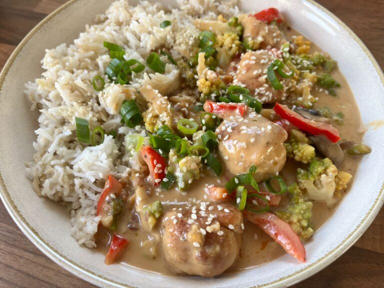 Irresistible Thai Chicken Meatballs in Creamy Peanut Sauce