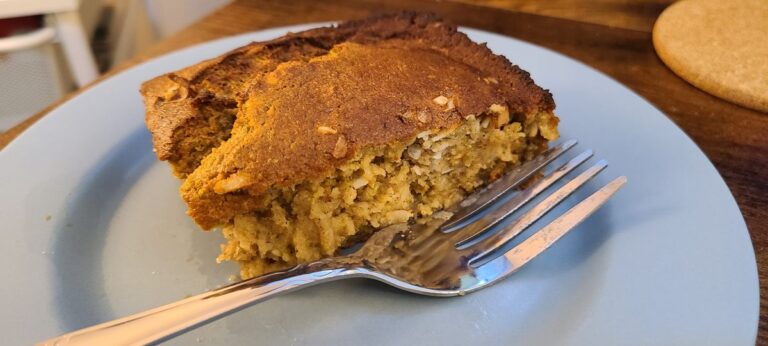 Breakfast Apple Oatmeal Cake