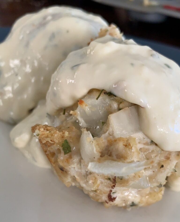 Garlic Parmesan Chicken Meatloaves: A Flavorful Twist on a Classic Comfort Dish!