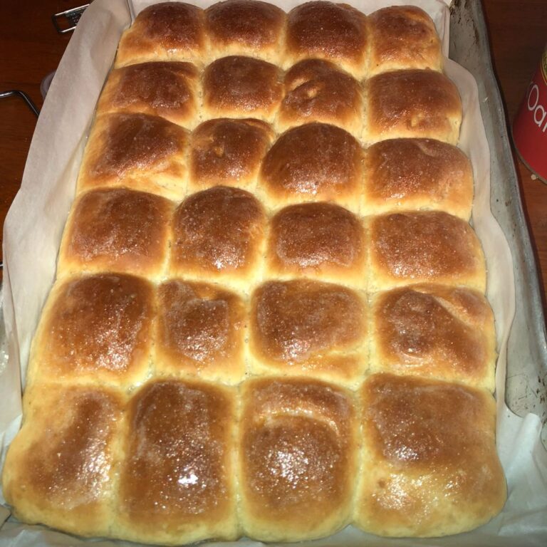 Irresistible Homemade Dinner Rolls: Soft and Fluffy Every Time