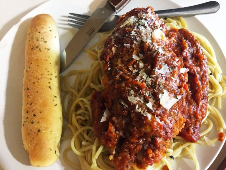 Irresistible Mozzarella-Stuffed Chicken Parm: A Cheesy Delight