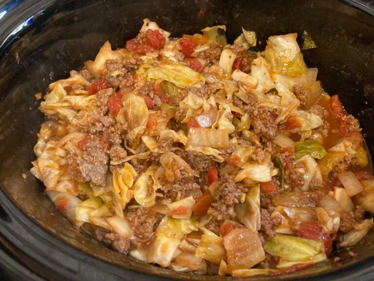 Hearty Slow Cooker Spicy Cabbage Beef Soup: A Comforting Classic