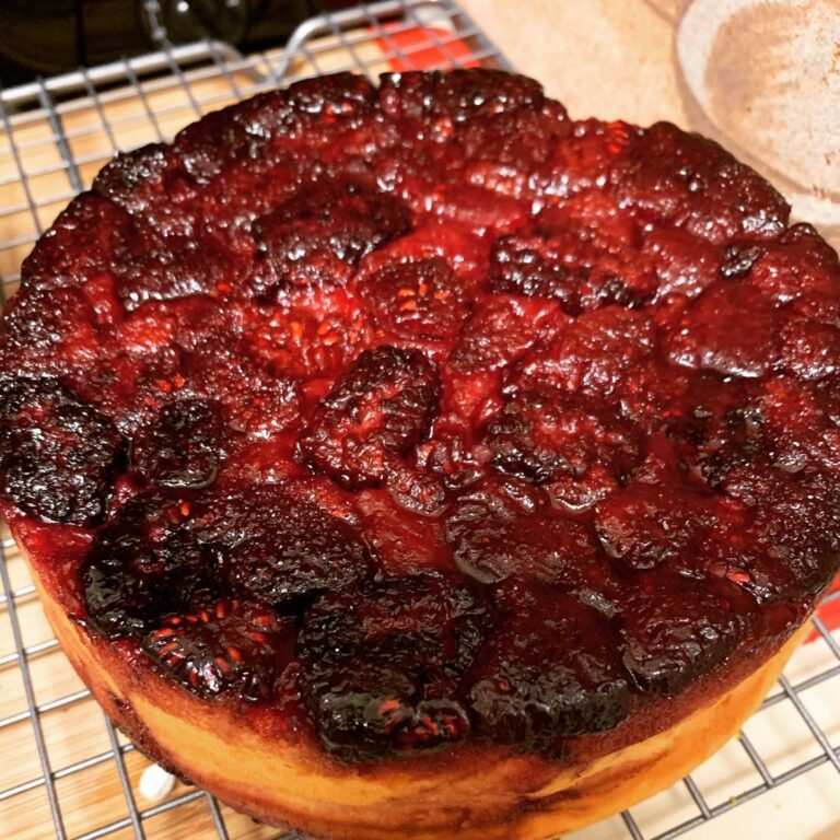 Lemon-Scented Cherry Cake: A Tangy and Sweet Delight