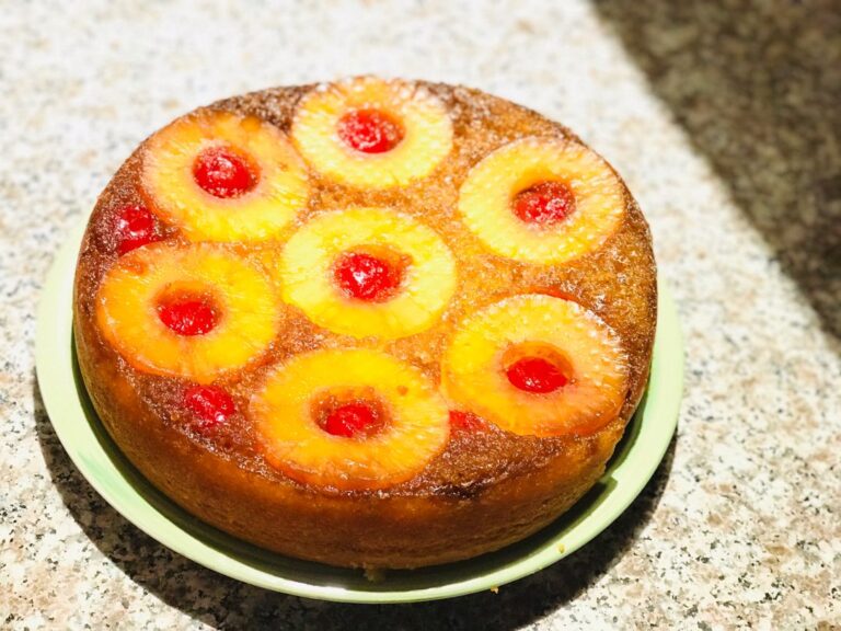 Irresistible Pineapple Upside-Down Cake: A Tropical Delight