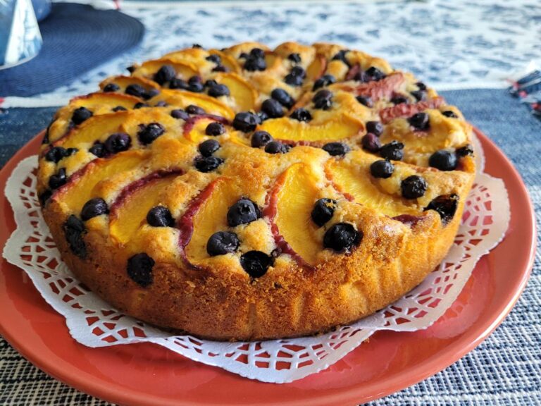 Irresistible Blueberry Peach Sour Cream Cake – A Burst of Summer in Every Slice!