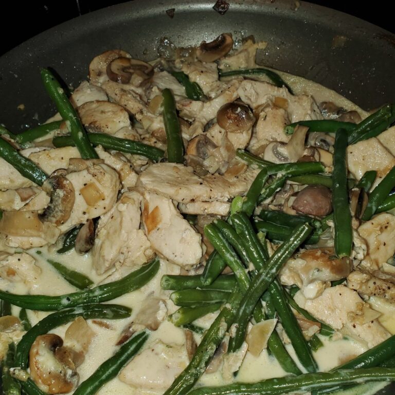 One-Skillet Chicken with Green Beans & Mushrooms