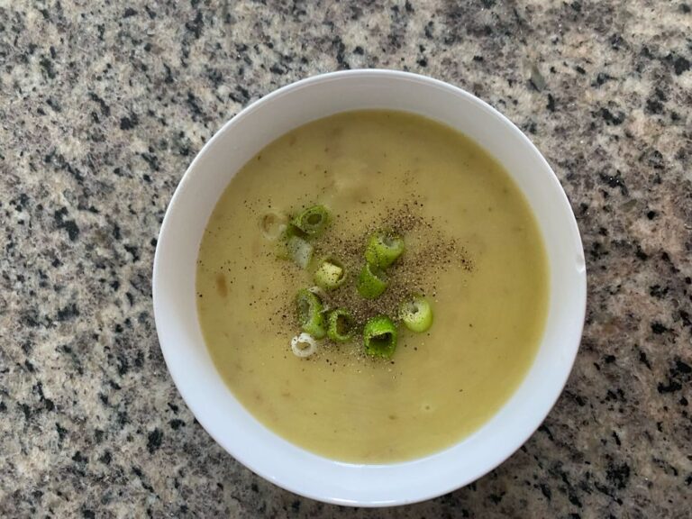 Creamy Potato Leek Soup: Cozy Comfort in Every Spoonful